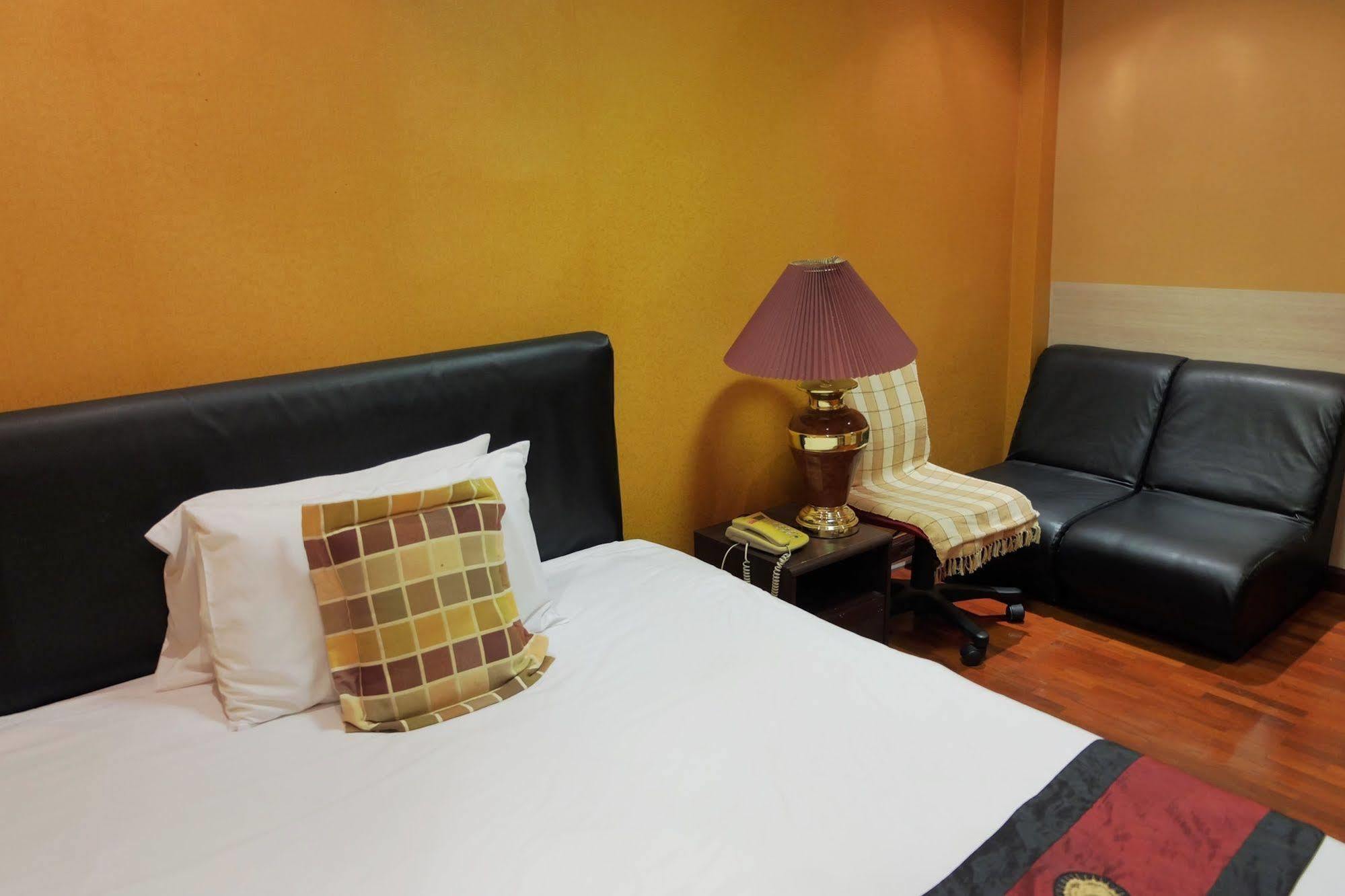 China Guest Inn Bangkok Luaran gambar